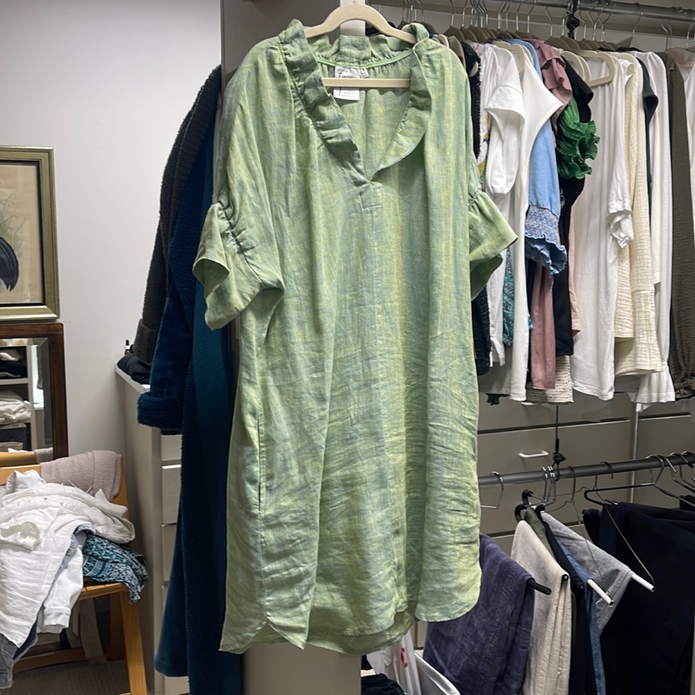 Finley green ish linen dress with beautiful neckline / ruffle collar.